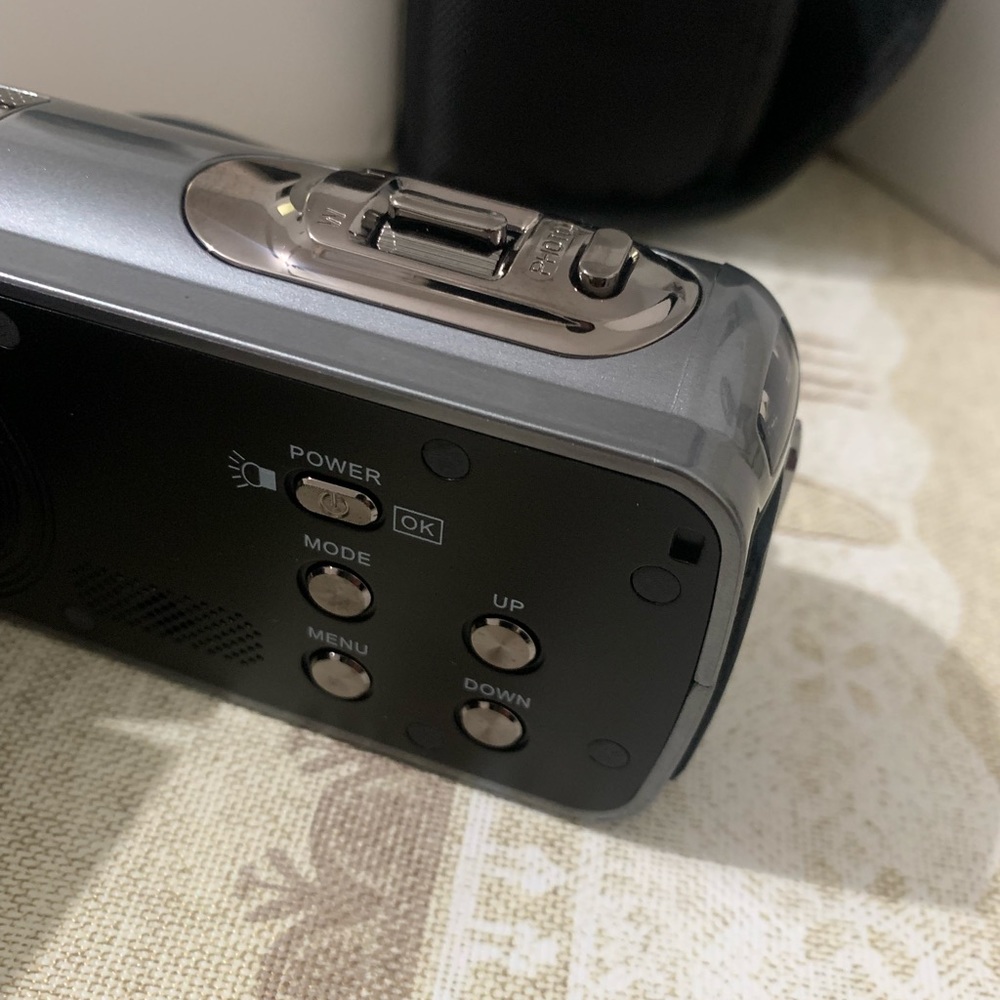 DIGITAL VIDEO CAMERA - Picture 3 of 10